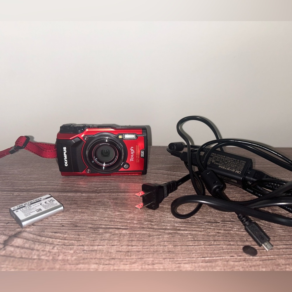 Olympus Tough TG-5 Digital Underwater Camera.